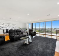 BENGALEE EXECUTIVE TOWNHOUSE- MODERN  STYLISH - Goulburn Accommodation