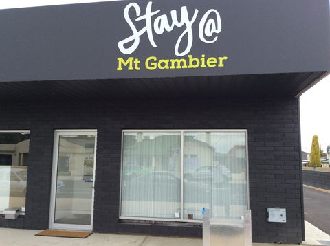 City Four Apartment - Goulburn Accommodation 7