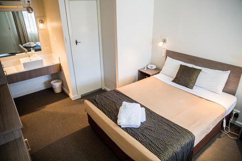 Lilac City Motor Inn & Steakhouse - Goulburn Accommodation 29