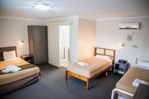 Lilac City Motor Inn & Steakhouse - Goulburn Accommodation 21