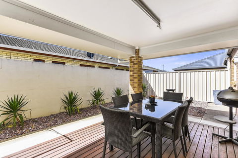 City Fringe Apartment - Goulburn Accommodation 5