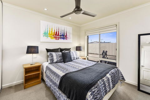 City Fringe Apartment - Goulburn Accommodation 4