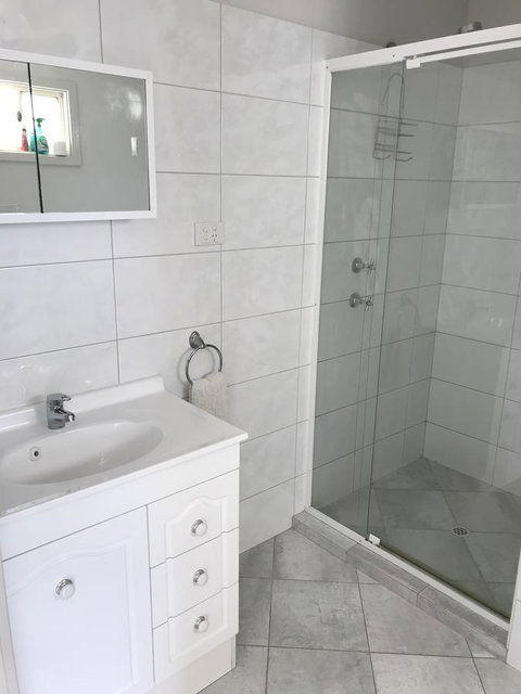 Beachside & Jetty View Apartment 6 - Captain\'s Apt - Goulburn Accommodation 21