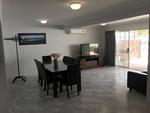 Beachside & Jetty View Apartment 6 - Captain\'s Apt - Goulburn Accommodation 27