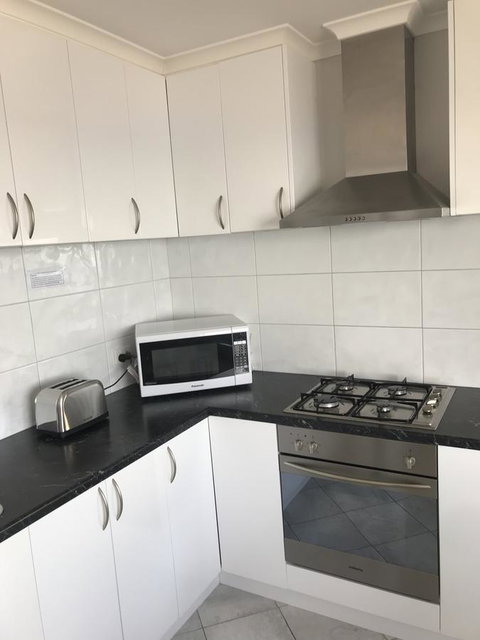 Beachside & Jetty View Apartment 6 - Captain\'s Apt - Goulburn Accommodation 5