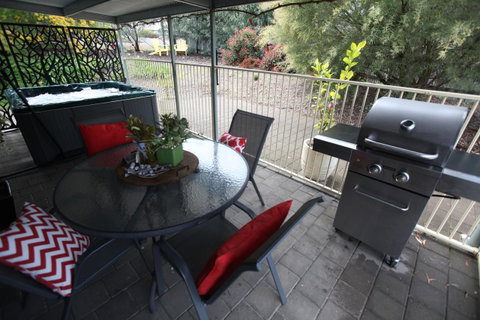 One Tree Bed And Breakfast - Goulburn Accommodation 3