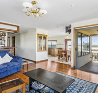 Rocks Retreat House with Sea Views - Goulburn Accommodation
