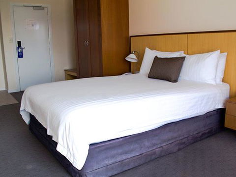 Ocean Beach Hotel - Goulburn Accommodation 2