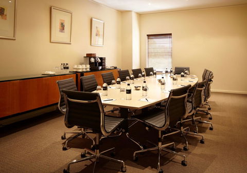 Residence On Langley Park - Goulburn Accommodation 20