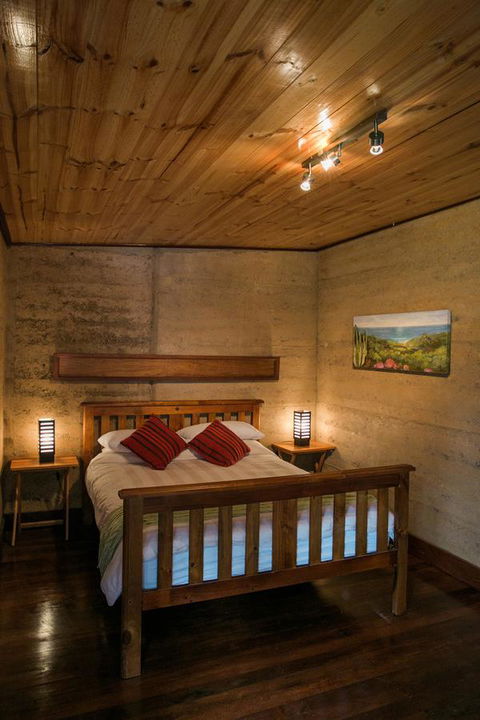 The Floating Forest - Goulburn Accommodation 34