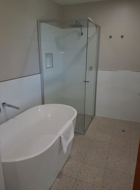 The Floating Forest - Goulburn Accommodation 12