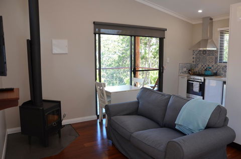 The Floating Forest - Goulburn Accommodation 17