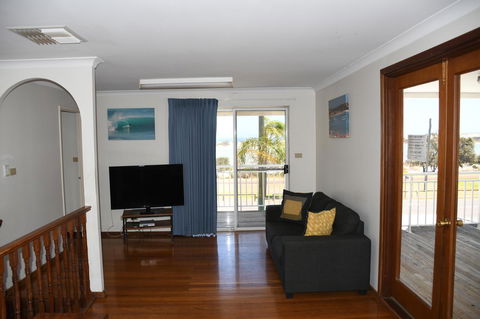 Kalbarri Seafront Villas - Goulburn Accommodation 5