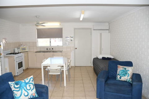 Kalbarri Seafront Villas - Goulburn Accommodation 17