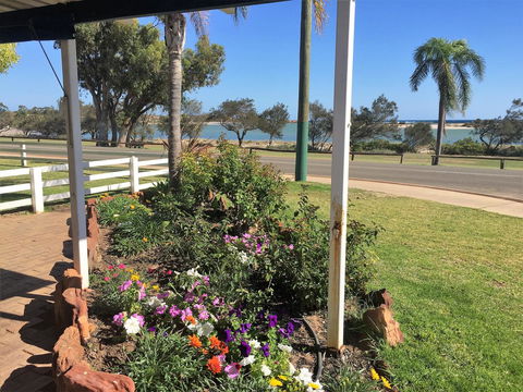 Kalbarri Seafront Villas - Goulburn Accommodation 10
