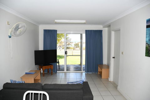 Kalbarri Seafront Villas - Goulburn Accommodation 7