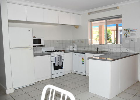 Kalbarri Seafront Villas - Goulburn Accommodation 6