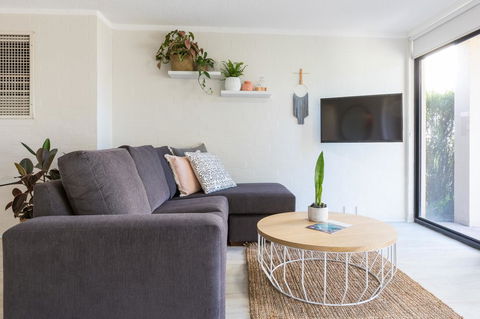Number 72 Kalbarri Riverview Apartments - Goulburn Accommodation 1