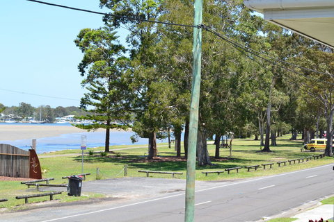Sundial Holiday Units - Goulburn Accommodation 5