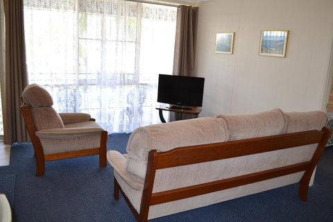 Sundial Holiday Units - Goulburn Accommodation 16