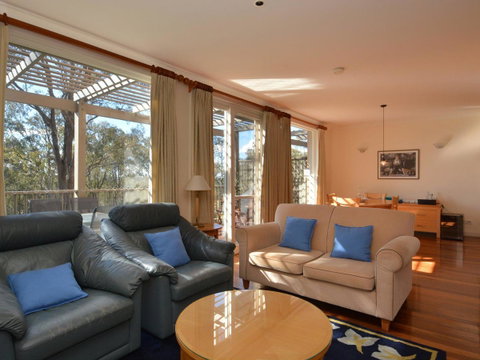 Villa 2br Prosecco Villa Located Within Cypress Lakes Resort - Goulburn Accommodation 3