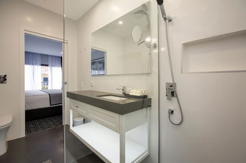CH Boutique Hotel & Apartments, Ascend Hotel Collection - Goulburn Accommodation 11