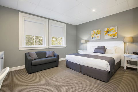 CH Boutique Hotel & Apartments, Ascend Hotel Collection - Goulburn Accommodation 19