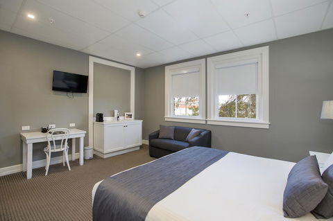CH Boutique Hotel & Apartments, Ascend Hotel Collection - Goulburn Accommodation 18