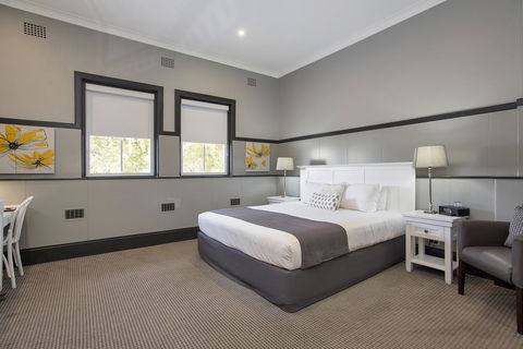 CH Boutique Hotel & Apartments, Ascend Hotel Collection - Goulburn Accommodation 23
