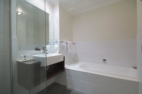 Macquarie Waters Boutique Apartment Hotel - Goulburn Accommodation 20