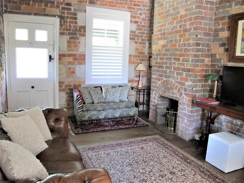 Apple Tree Cottage - Goulburn Accommodation 13