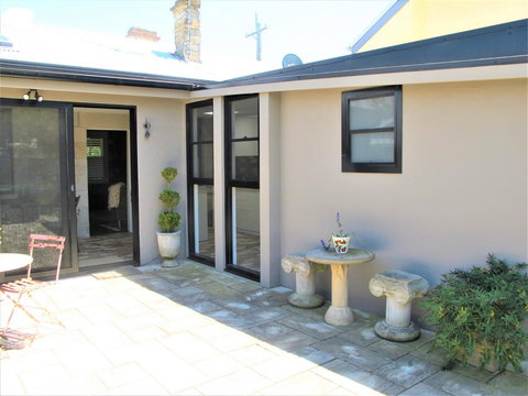 Apple Tree Cottage - Goulburn Accommodation 30