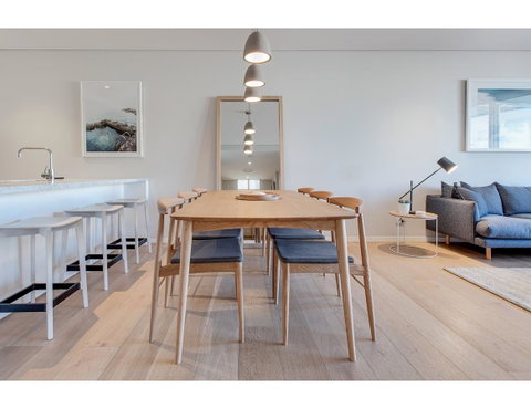 Oceanside Elegance At Superb Home Steps From Sand - Goulburn Accommodation 6