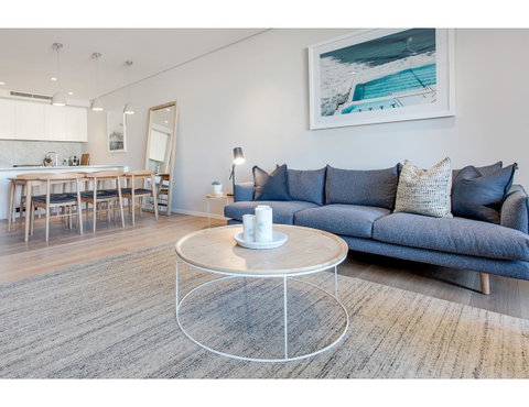 Oceanside Elegance At Superb Home Steps From Sand - Goulburn Accommodation 4