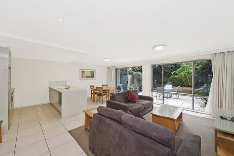 Flynns Beach Resort - Goulburn Accommodation 2