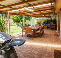Sunbaker Beach House - Goulburn Accommodation