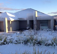 Jindabyne Executive - Goulburn Accommodation