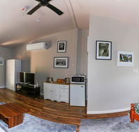 Pound Creek Gallery - Goulburn Accommodation