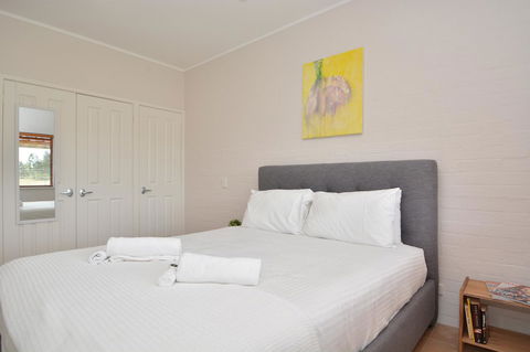 JE Guesthouse, Central To All The Hunter Valley Has To Offer - Goulburn Accommodation 24
