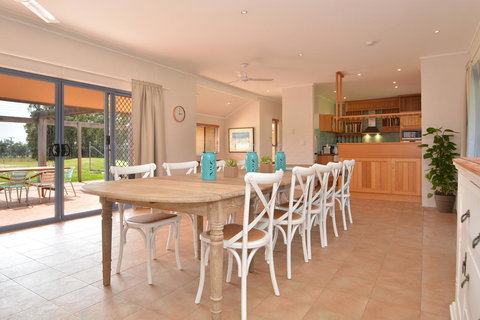 JE Guesthouse, Central To All The Hunter Valley Has To Offer - Goulburn Accommodation 0
