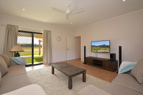 JE Guesthouse, Central To All The Hunter Valley Has To Offer - Goulburn Accommodation 4