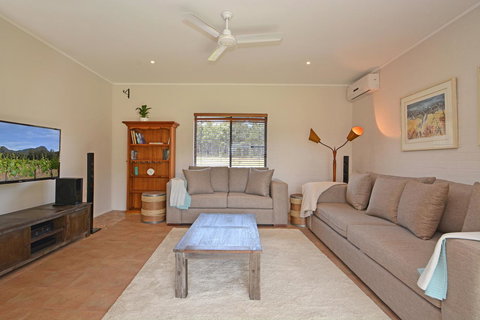 JE Guesthouse, Central To All The Hunter Valley Has To Offer - Goulburn Accommodation 3