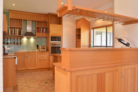 JE Guesthouse, Central To All The Hunter Valley Has To Offer - Goulburn Accommodation 11