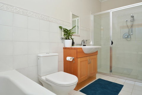 JE Guesthouse, Central To All The Hunter Valley Has To Offer - Goulburn Accommodation 22