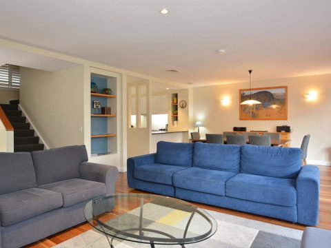 Villa De Saran Located Within Cypress Lakes - Goulburn Accommodation 11