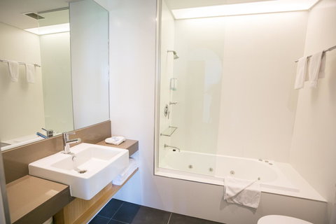 Alpha Hotel Eastern Creek - Goulburn Accommodation 13