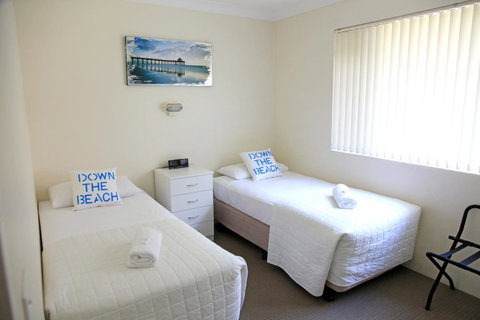 Beach House Holiday Apartments - Goulburn Accommodation 24