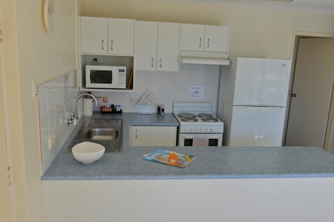 Beach House Holiday Apartments - Goulburn Accommodation 6