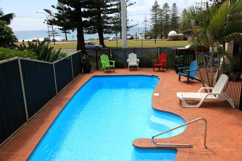 Beach House Holiday Apartments - Goulburn Accommodation 2