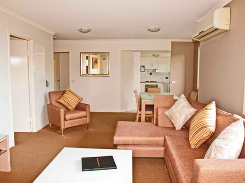 South Pacific Apartments - Goulburn Accommodation 14